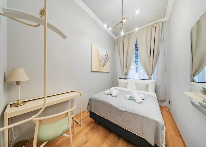 Home1 - Florentin Boutique