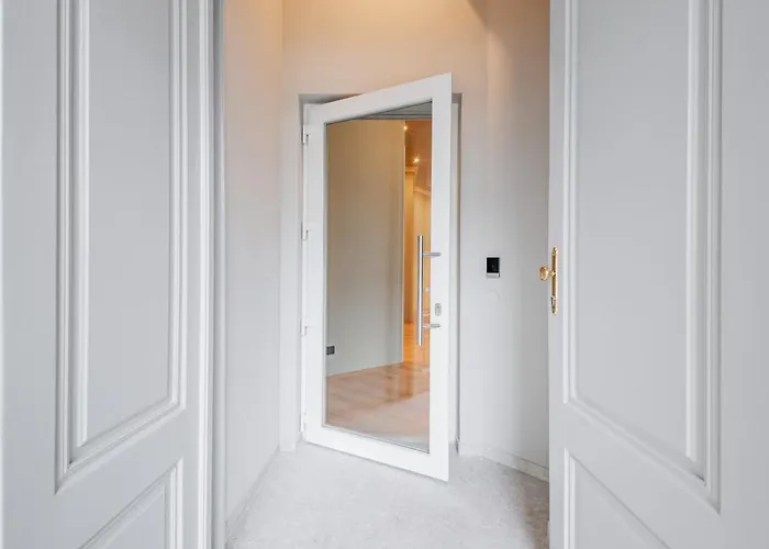 Home1 - Florentin Boutique Hostel *